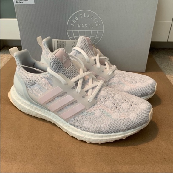 adidas UltraBOOST 5.0 DNA Polka Dot - Picture 2 of 10